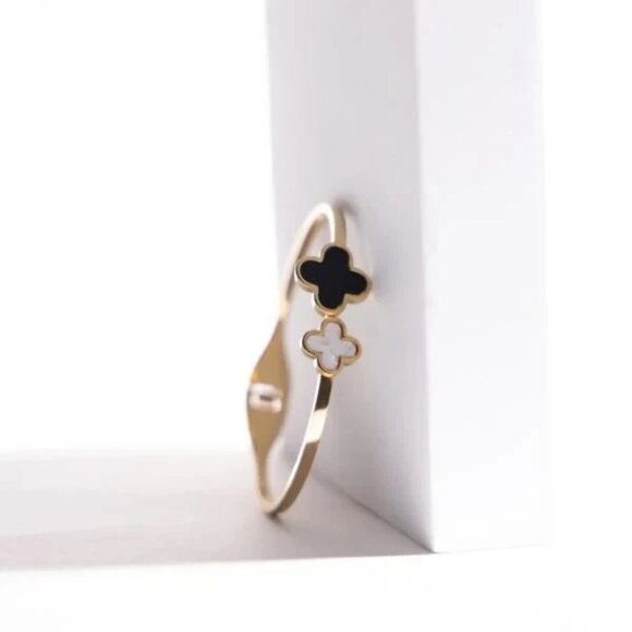 Gold Plated Clover Bracelet – Trendy Women’s Fashion Jewelry for Casual Wear - Picture 3 of 5